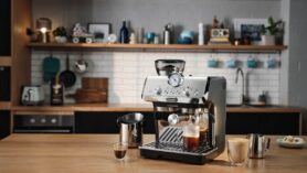 Ne manquez pas cette offre incroyable : -19% sur la machine à expresso De'Longhi EC 9155.MB, disponible sur Amazon !